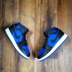 Boys Sz 4.5 Nike Air Jordan 1 Mid Top Sneakers